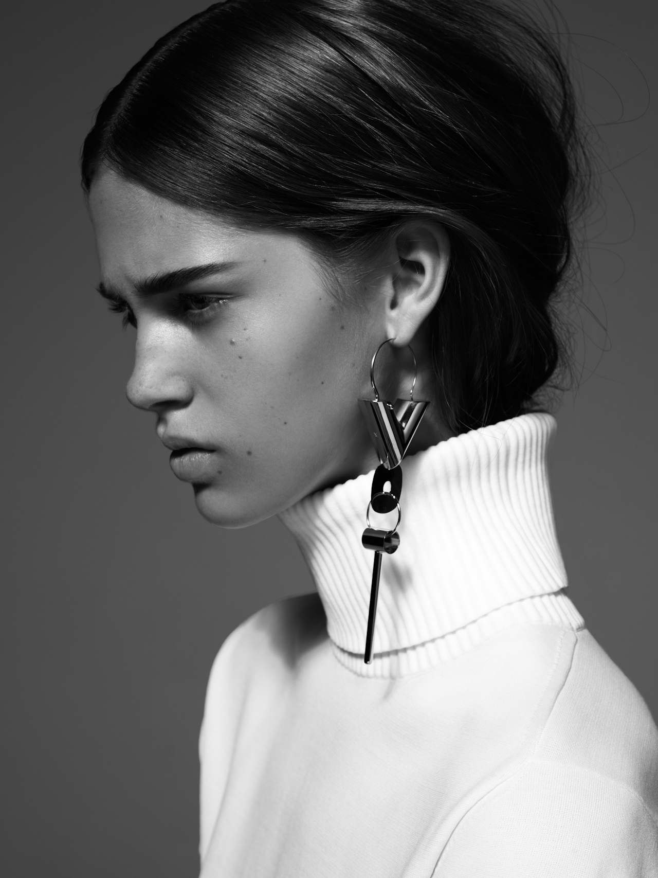 StyleANDMinimalism-Louis-Vuitton-AW14-Statement-Earring-CR-Fashion-Book-1.jpg